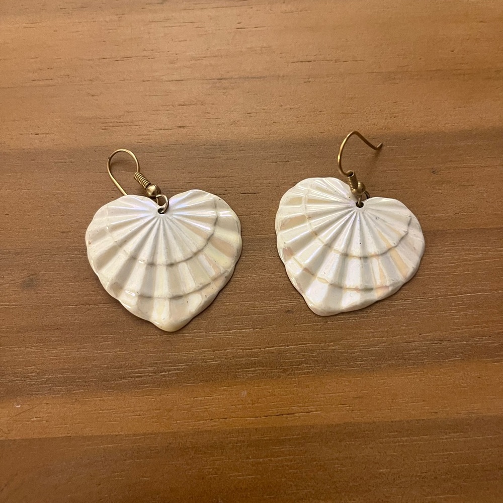Cream Heart Shell Earrings